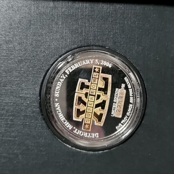 Superbowl XL 2 tone .999 silver coin - Picture 3 of 7
